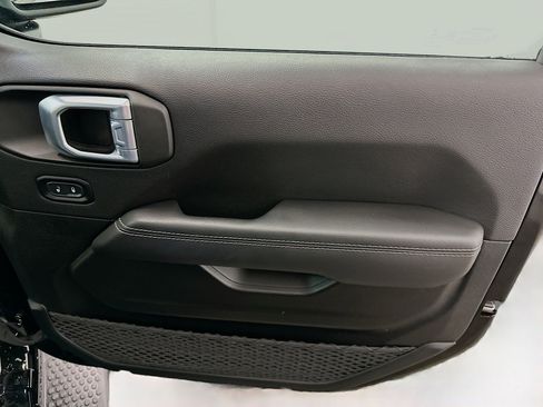 Used 2021 Jeep Wrangler Sahara image 33