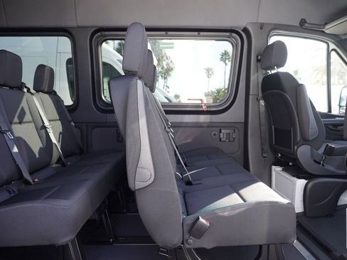 Used 2024 Mercedes-Benz Sprinter 2500 image 12