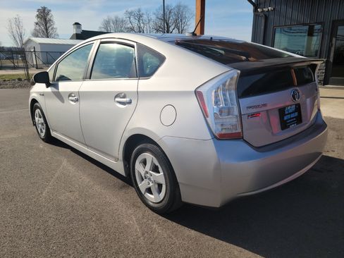 Used 2011 Toyota Prius Five image 6