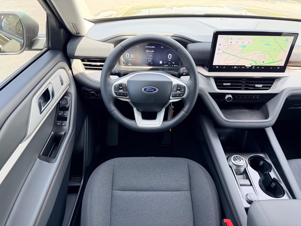 New 2026 Ford Explorer Active RWD image 9