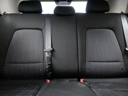 Used 2020 Hyundai Venue SE image 15