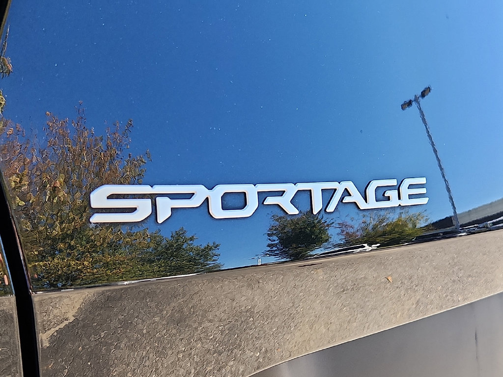 Used 2024 Kia Sportage LX FWD image 30