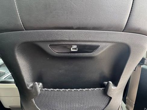 Used 2011 Chrysler Town & Country Touring-L w/ Entertainment Group #2 image 18