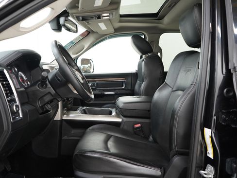 Used 2016 RAM 2500 Laramie w/ Convenience Group AWD/4WD image 26