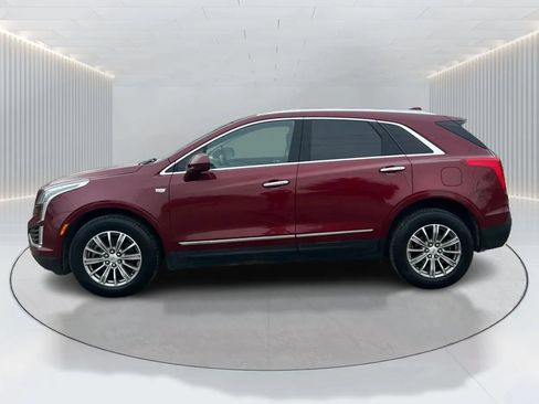 Used 2017 Cadillac XT5 Luxury w/ Driver Awareness Package FWD image 9