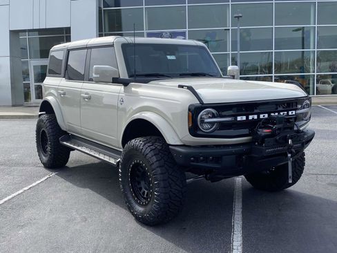 New 2025 Ford Bronco Outer Banks AWD/4WD image 1