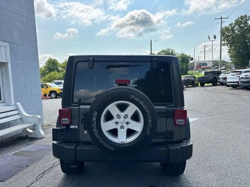 Used 2017 Jeep Wrangler Unlimited Sport w/ Quick Order Package 24S AWD/4WD image 5