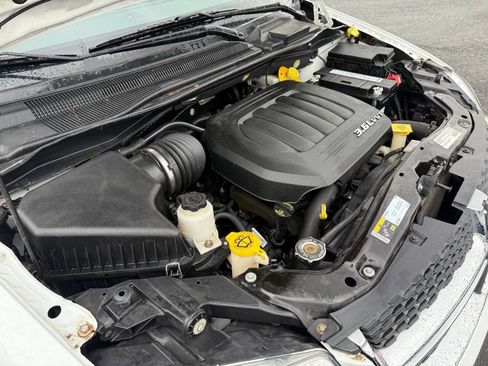 Used 2015 Dodge Grand Caravan SXT w/ Security Group image 43