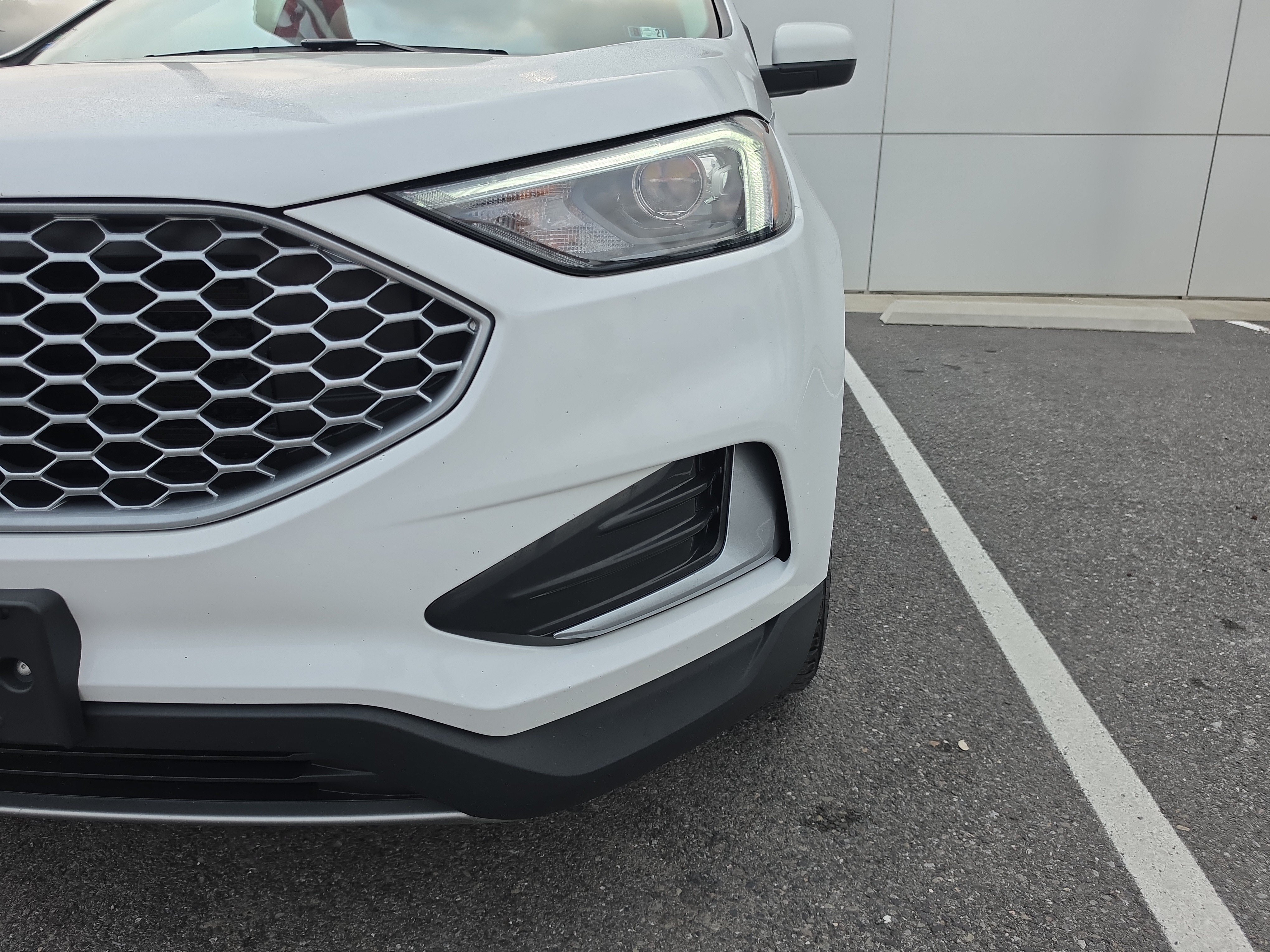 Used 2023 Ford Edge SEL AWD/4WD image 10