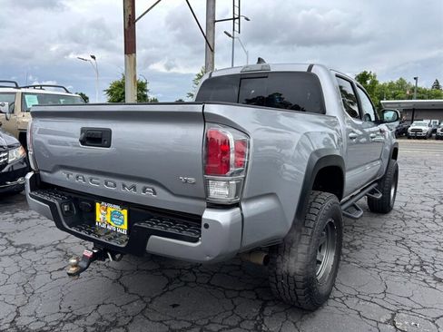 Used 2021 Toyota Tacoma TRD Off-Road w/ TRD Premium Off Road Package AWD/4WD image 3