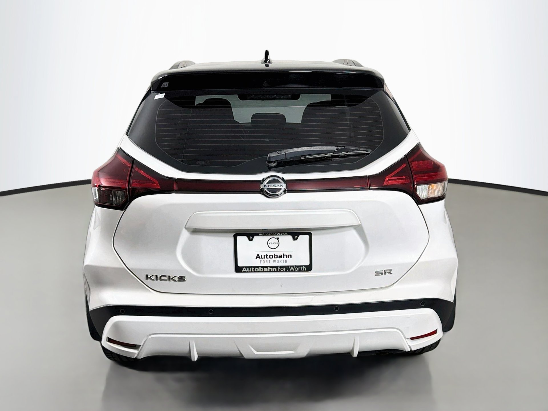 Used 2021 Nissan Kicks SR w/ SR Premium Package FWD image 7