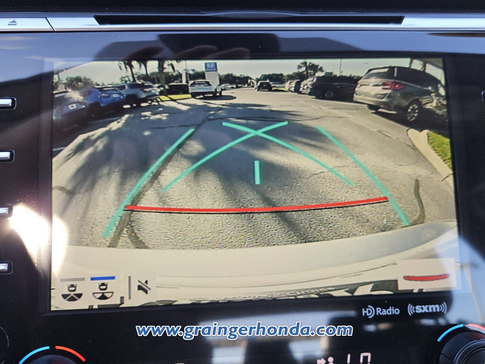 Used 2020 Toyota Camry XLE FWD image 16
