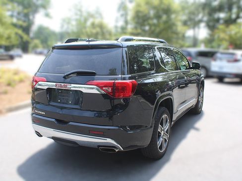 Used 2019 GMC Acadia Denali w/ Technology Package FWD image 12