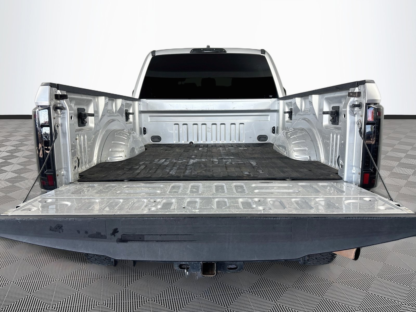 Used 2017 Ford F250 XLT w/ FX4 Off-Road Package AWD/4WD image 23