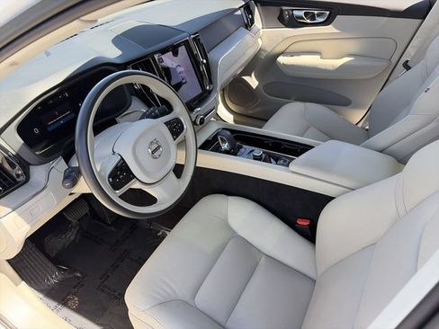 Used 2023 Volvo XC60 B5 Plus w/ Climate Package FWD image 19