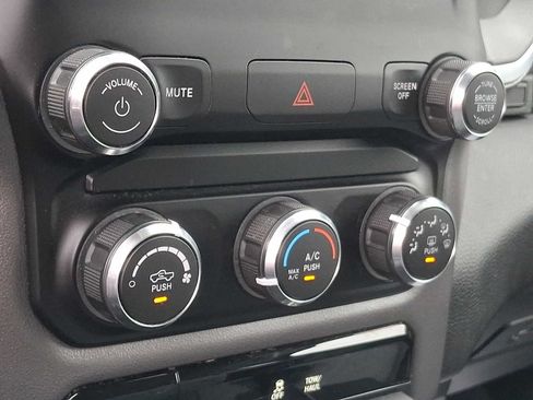 Used 2020 RAM 1500 Big Horn AWD/4WD image 12