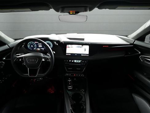 Used 2024 Audi RS e-tron GT image 39