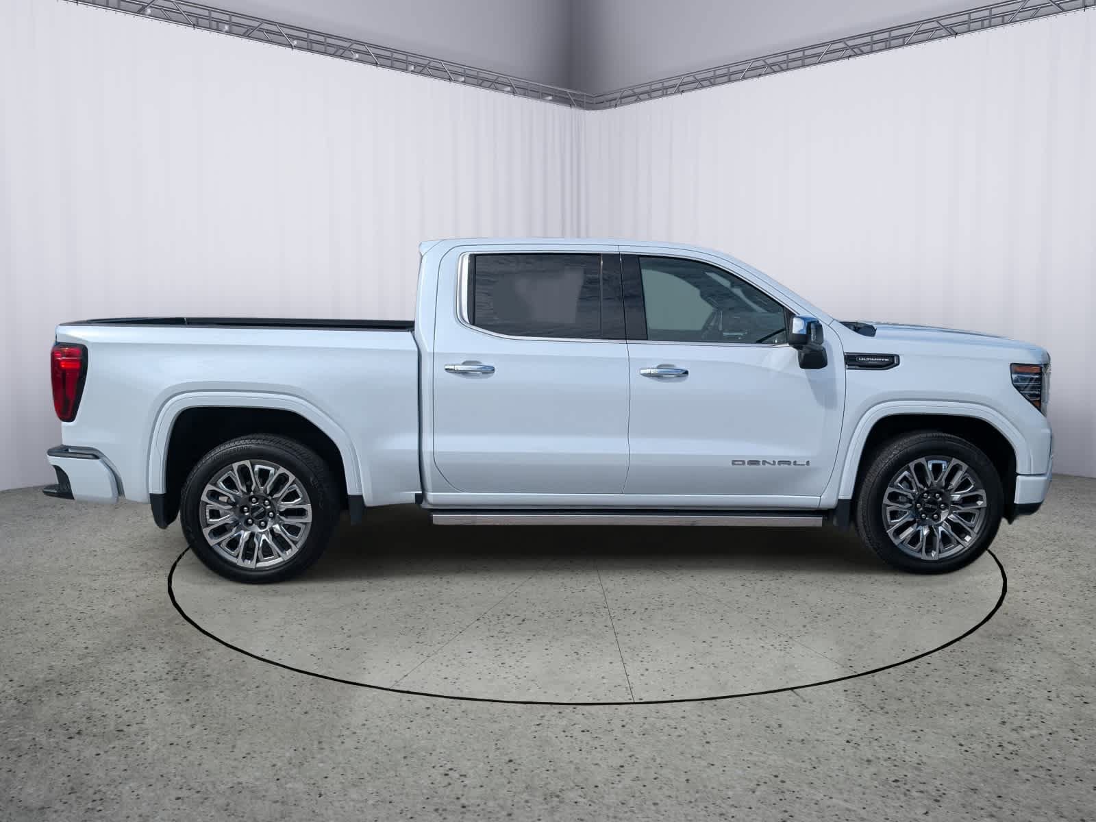 Certified 2026 GMC Sierra 1500 Denali Ultimate AWD/4WD image 2