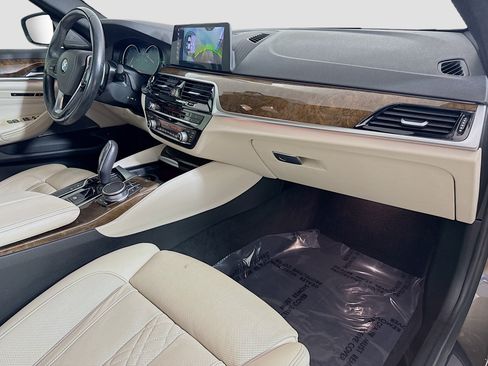 Used 2018 BMW 540i w/ Luxury Seating Package RWD image 30