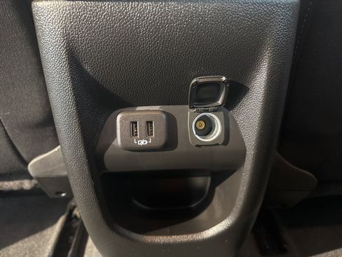 Used 2022 Chevrolet Colorado LT w/ LT Convenience Package image 14