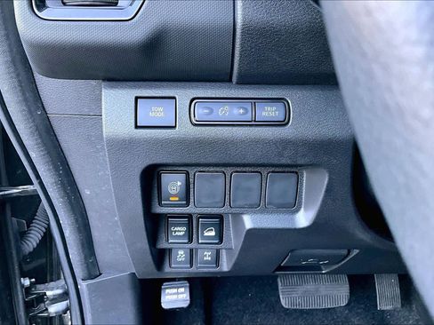 Used 2024 Nissan Frontier PRO-4X w/ Technology Package image 31