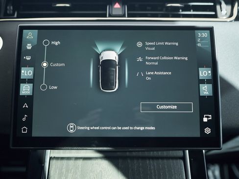 Used 2024 Land Rover Range Rover Evoque Dynamic SE image 54