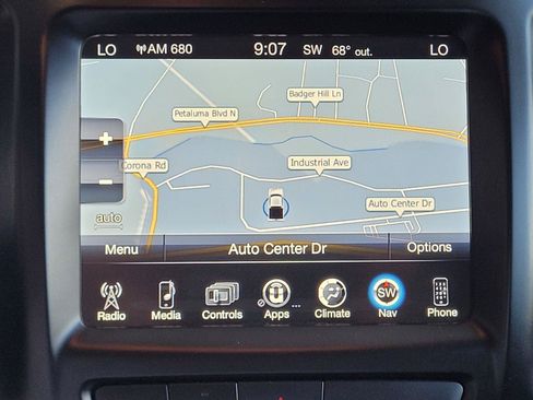 Used 2018 Jeep Cherokee Trailhawk w/ Comfort/Convenience Group AWD/4WD image 14