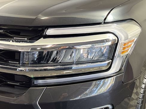 Used 2024 Ford Expedition Max Limited image 12