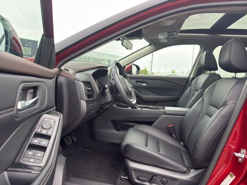 Certified 2023 Nissan Rogue SV w/ SV Premium B Package AWD/4WD image 11