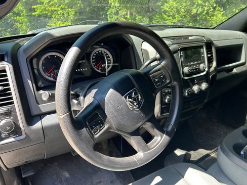 Used 2014 RAM 1500 Express AWD/4WD image 3