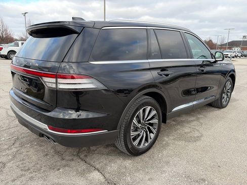 Used 2025 Lincoln Aviator AWD image 7