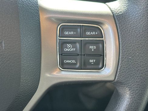 Used 2022 RAM 1500 Classic SLT image 26