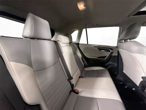 Used 2020 Toyota RAV4 XLE Premium FWD image 39