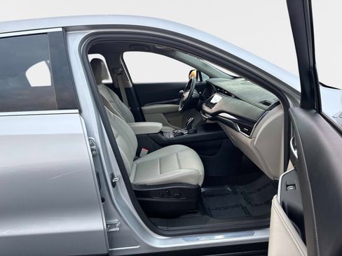 Used 2022 Cadillac XT4 Luxury image 14