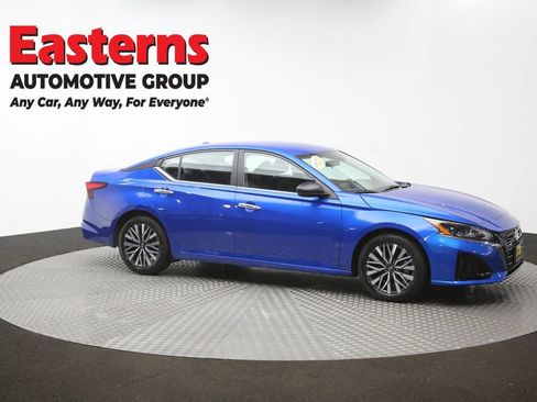 Used 2025 Nissan Altima 2.5 SV FWD image 46