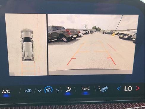 Used 2026 Chevrolet Traverse Z71 w/ Driver Confidence Package AWD/4WD image 15