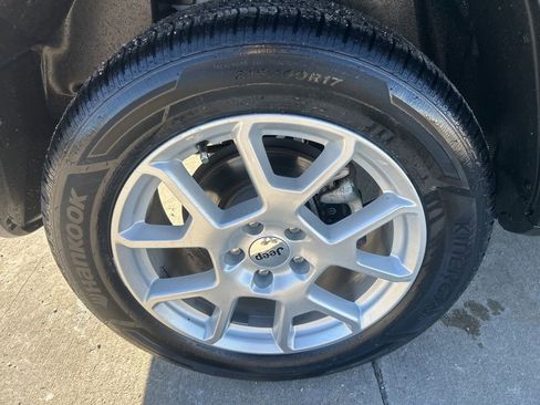 Used 2022 Jeep Renegade Latitude w/ Convenience Group image 32