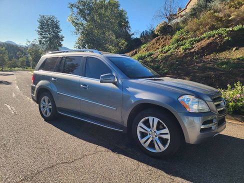 Used 2012 Mercedes-Benz GL 450 4MATIC image 3