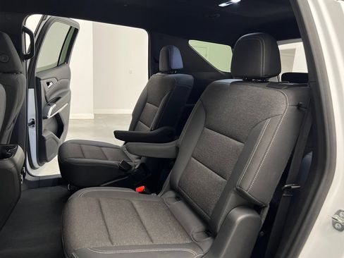 Used 2024 Chevrolet Traverse LT FWD image 18