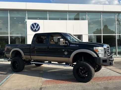 Used 2013 Ford F250 Lariat w/ Lariat Ultimate Pkg AWD/4WD image 2