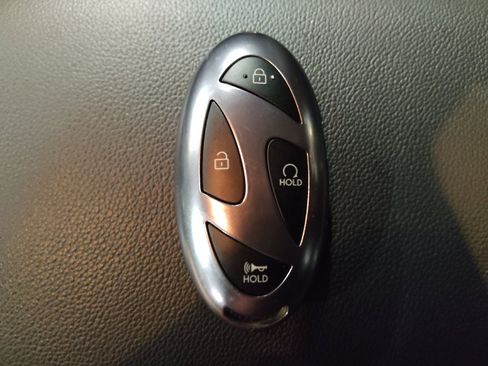 Used 2025 Hyundai Elantra SEL FWD image 32