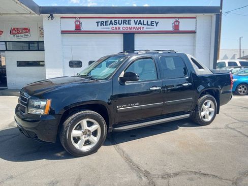 Used 2007 Chevrolet Avalanche LTZ w/ LTZ Preferred Equipment Group AWD/4WD image 1