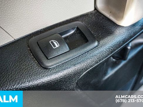 Used 2022 Chrysler Pacifica Touring-L image 35