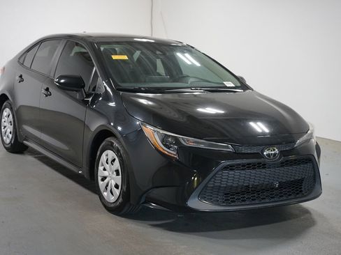 Used 2021 Toyota Corolla L image 3