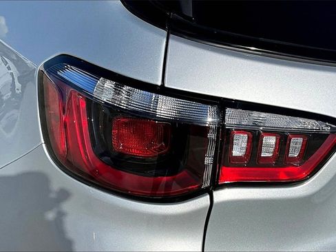 New 2026 Jeep Compass Latitude image 19