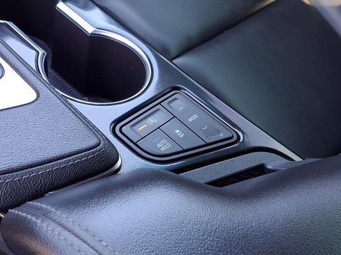 Used 2022 Cadillac CT4 Luxury w/ Sun And Sound Package RWD image 17