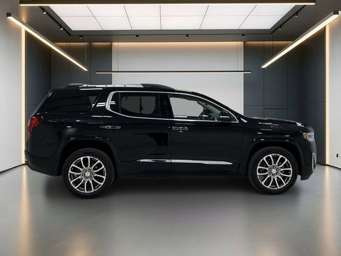 Used 2023 GMC Acadia Denali w/ Denali Ultimate Package FWD image 6