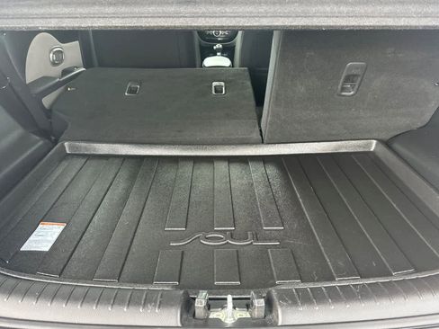 Used 2019 Kia Soul + image 15