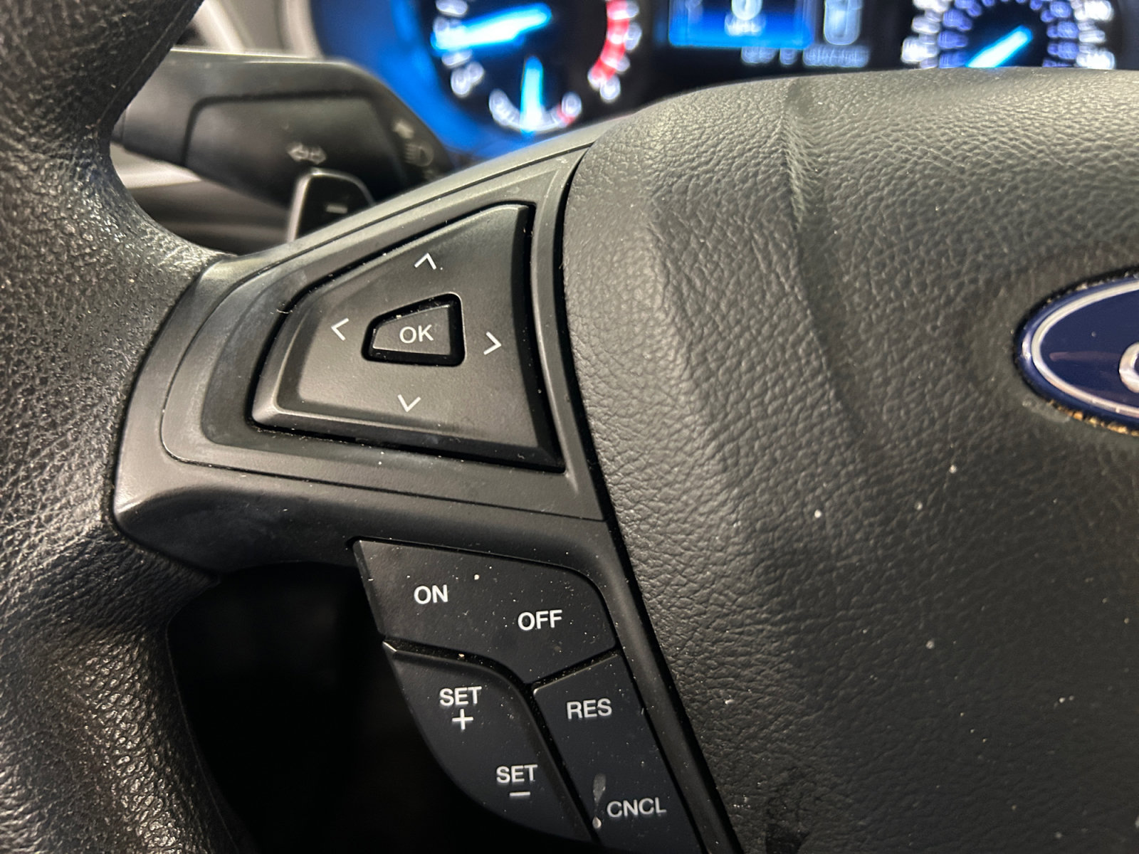 Used 2018 Ford Edge SE FWD image 22