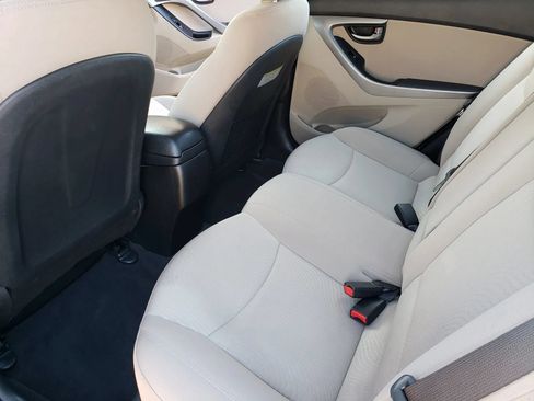Used 2014 Hyundai Elantra SE w/ Option Group 02 FWD image 15